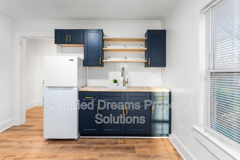 Building Photo - 218 Walker Ave