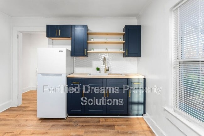 Building Photo - 218 Walker Ave