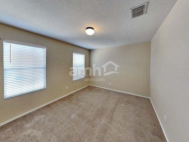 Building Photo - 148 Hinge Chase