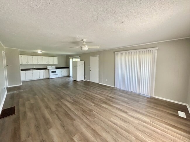 Building Photo - Lake Catoma Apartments