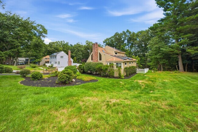 Building Photo - 7 Sherborne Cir