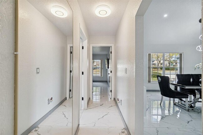 Building Photo - 1062 Greenturf Rd