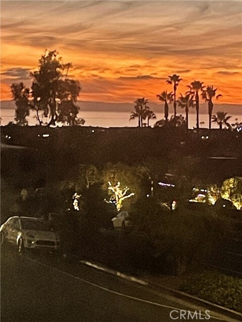 Building Photo - 504 Avocado Ave