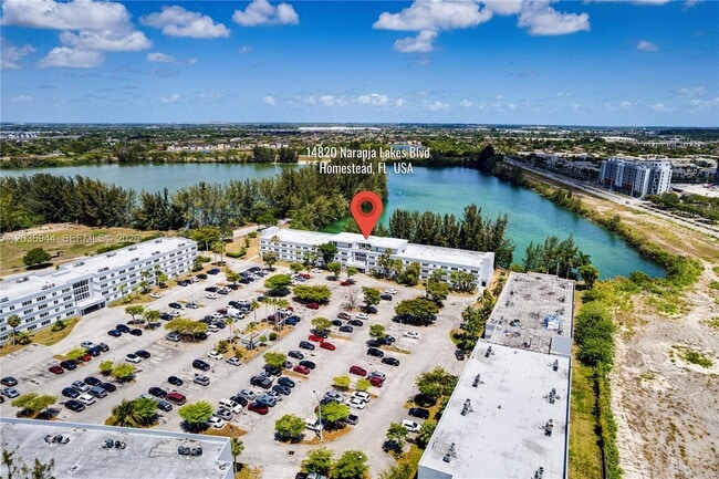 Building Photo - 14840 Naranja Lakes Blvd