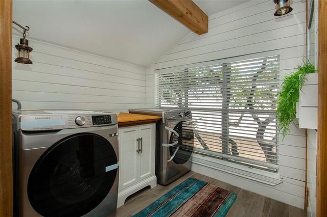 Building Photo - 10578 High Hollows Dr