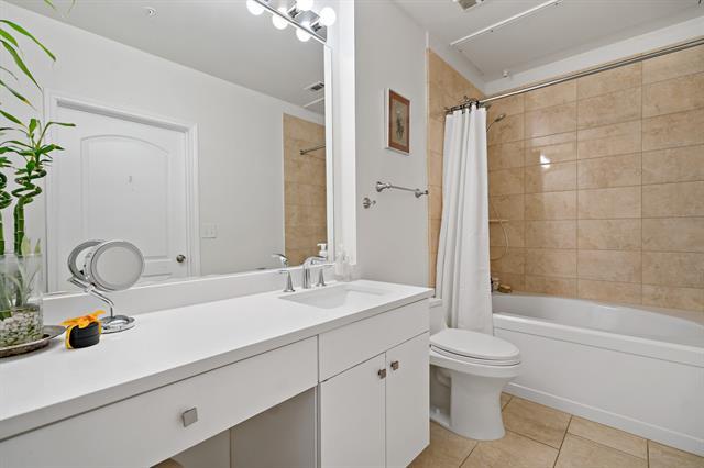 Building Photo - 3225 Turtle Creek Blvd Blvd