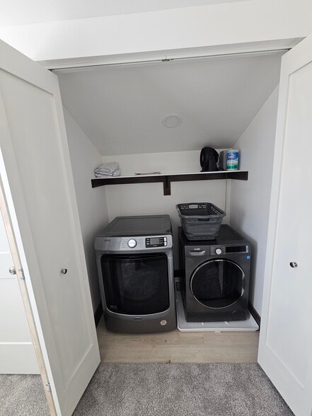 Building Photo - 720 Farmall Ln