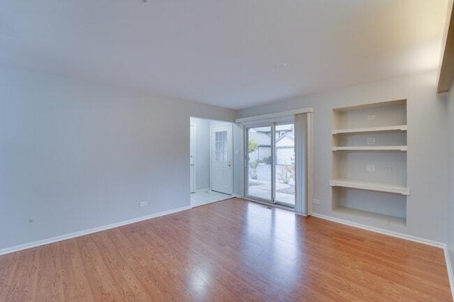 Building Photo - 365 Grissom Ct