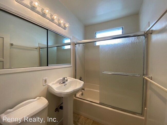 Building Photo - 2 br, 2 bath House - 828 Avalon Ct.