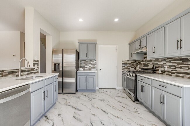 Building Photo - Spacious 4 Bed- 2.5 Bath Rental in the Desirable Remington Point- Eagle Mountain Saginaw ISD- 76179