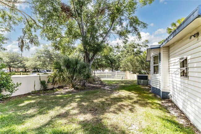 Building Photo - 1159 Paradise Dr