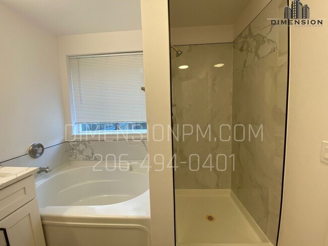 Building Photo - Stylish 4 Bedroom, 2 Bathroom Home with Great Layout