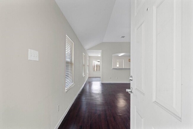 Building Photo - 6631 Portlick Dr