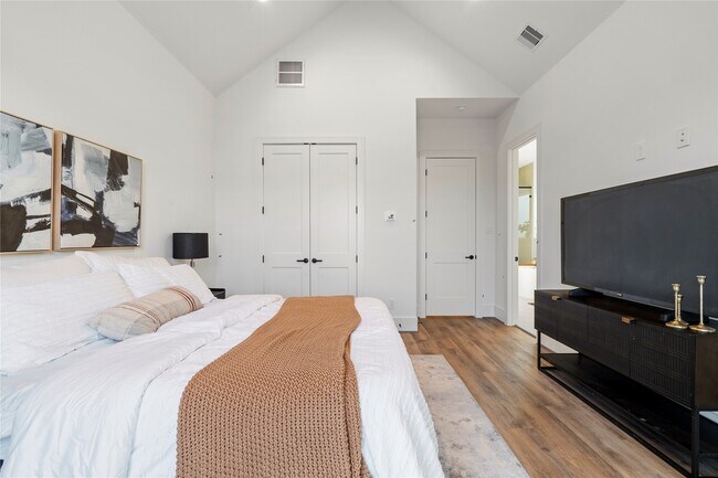 Building Photo - 4218 Nichols St