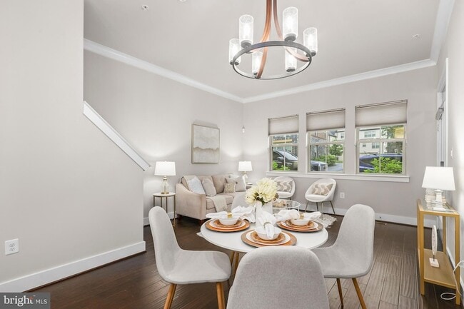 Building Photo - 1334 S Quinn St