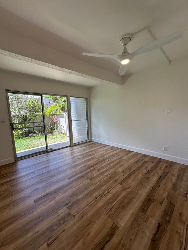 Building Photo - Spacious, Fully Renovated, 3 bedroom 2 bat...