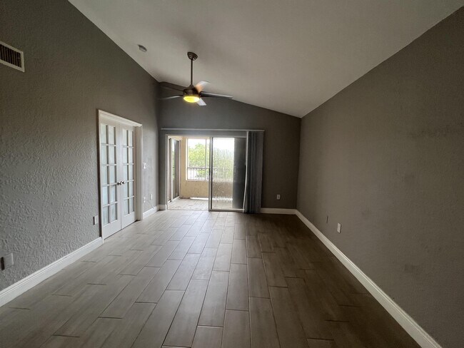 Building Photo - 2881 N Oakland Forest Dr