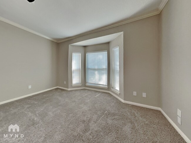 Building Photo - 104 Lake Point Ct