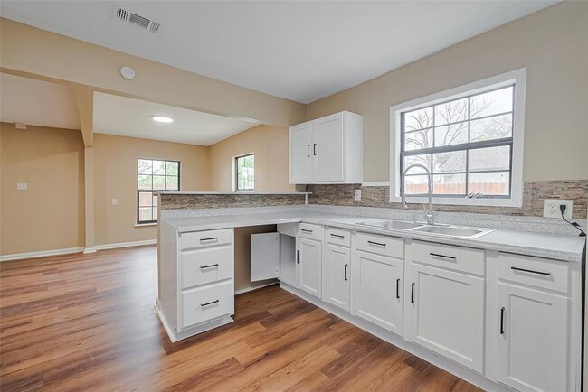 Building Photo - 1311 Pershing St