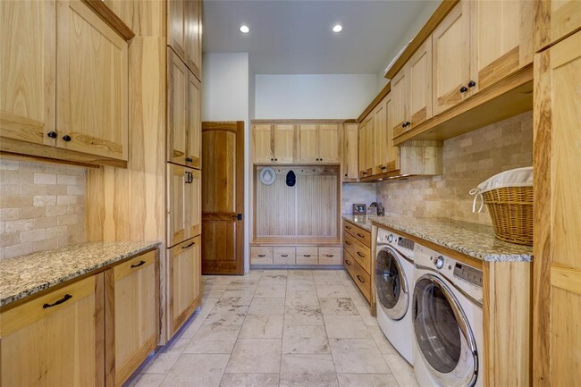 Building Photo - 418 Cattle Trail Dr