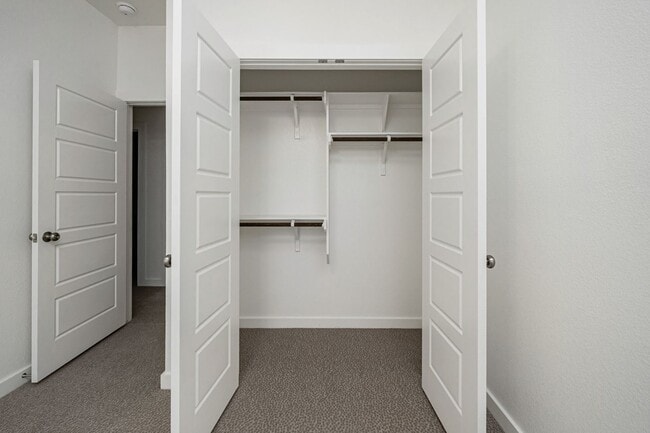 Building Photo - 8433 Adelaide Dr