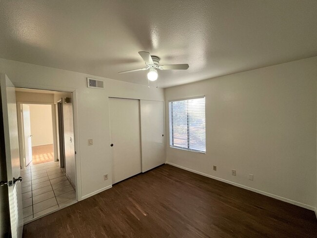 Building Photo - CONDO - OAK CREEK ESTADOS - VILLAGE OF OAK CREEK