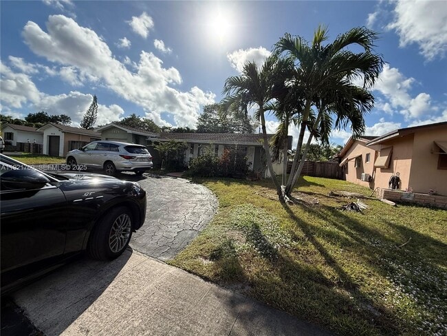 Building Photo - 5424 Van Buren St