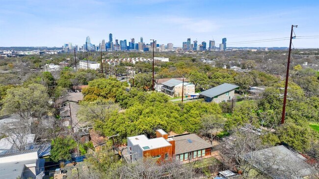 Building Photo - 2418 S 5th St