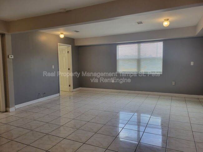 Building Photo - 4519 N Habana Ave