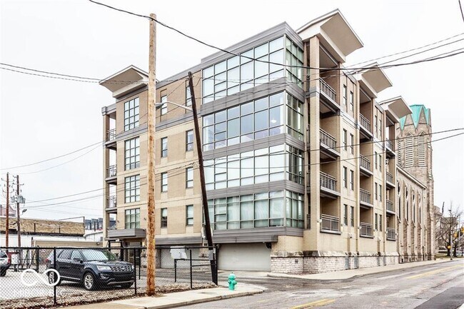 Building Photo - 802 N Meridian St