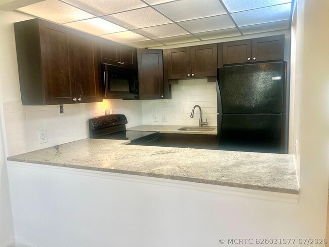 Building Photo - 517 Mansfield M