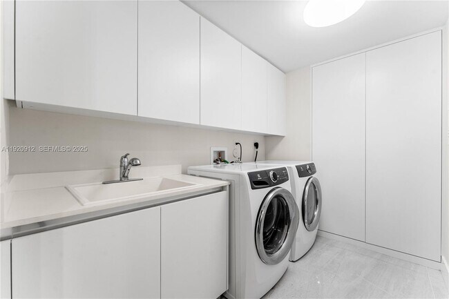 Building Photo - 1180 N Federal Hwy