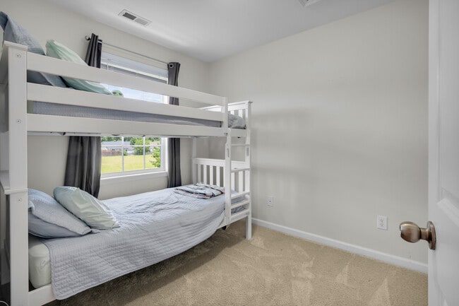 Building Photo - 125 Crooked Run Dr
