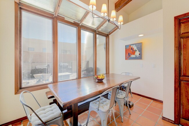 Building Photo - Stunning 4-Bedroom Albuquerque Foothill Ho...