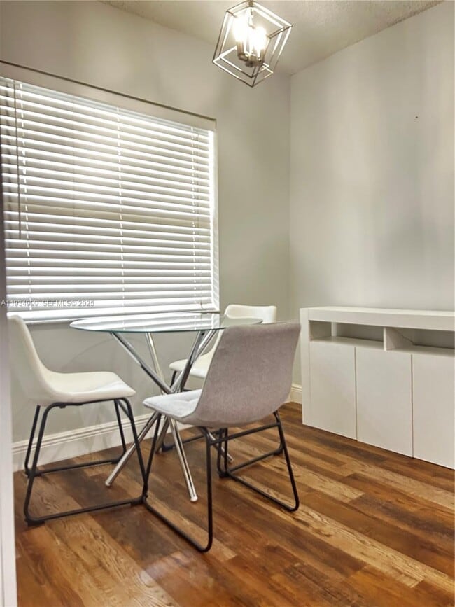 Building Photo - 7903 Willow Springs Dr