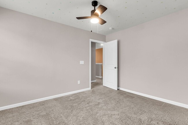 Building Photo - Quiet Comfort Near Cane Bay