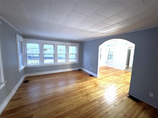 Building Photo - 306 Dehart Ave