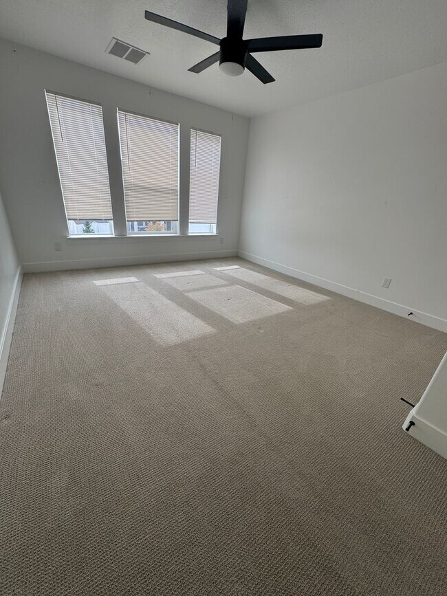 Building Photo - Beautiful Saratoga Springs home for rent!