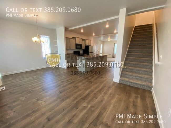 Primary Photo - Great 4 bedrooms Townhome in Orem!