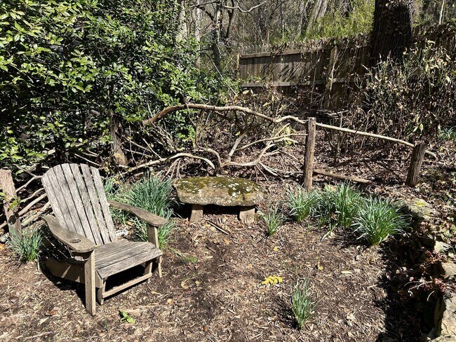 Building Photo - North AVL -  Renovated Arts & Crafts Cottage