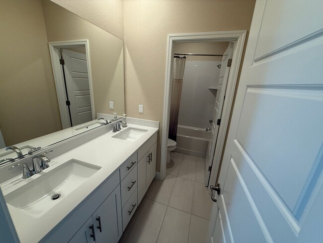 Building Photo - Newer Home in Tthe Northlake Community