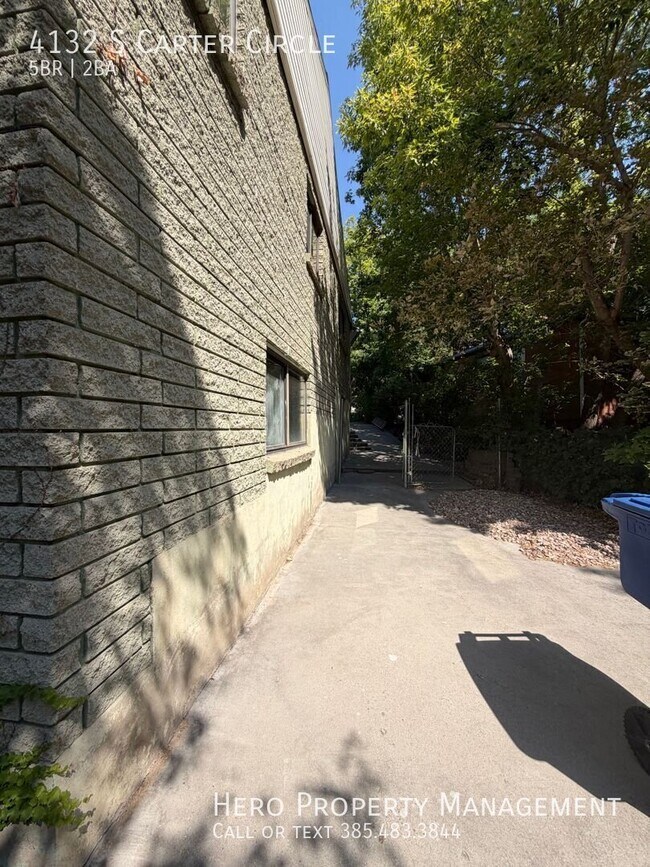 Building Photo - 4132 S Carter Cir