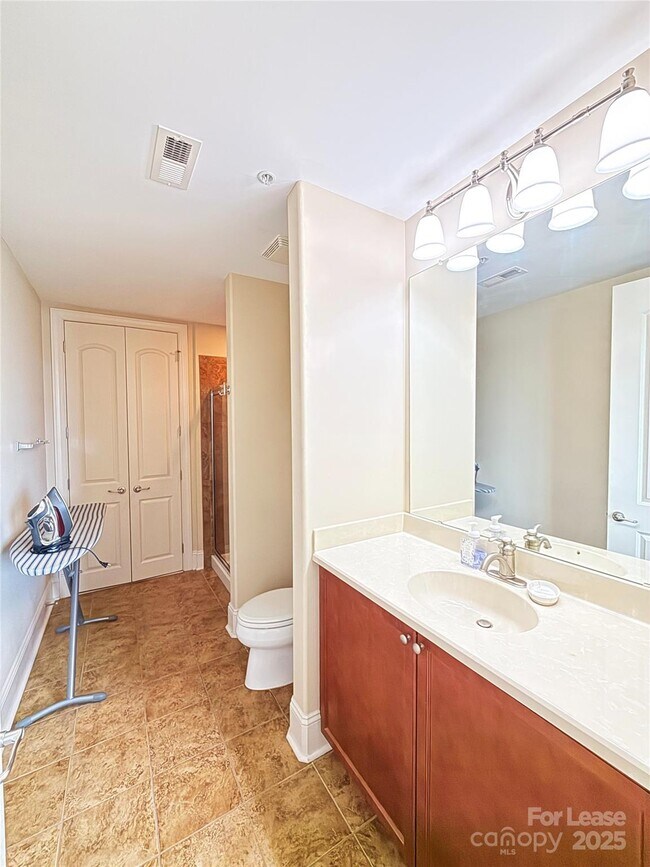 Building Photo - 4625 Piedmont Row Dr