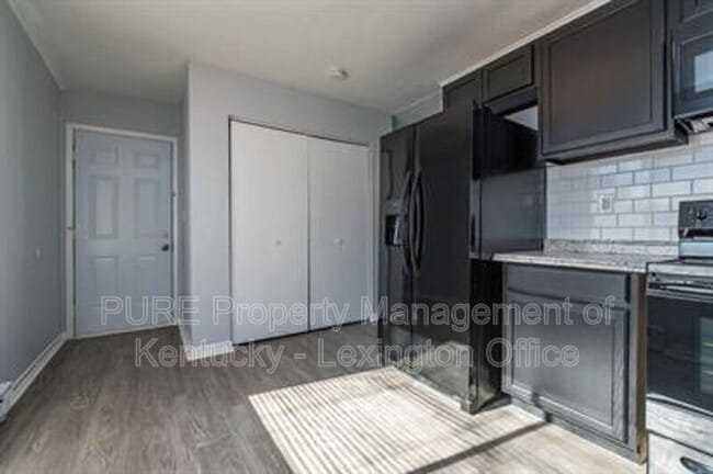 Building Photo - 304 Woodcross Pl