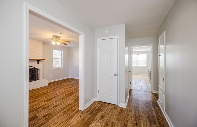 Building Photo - 125 Magnolia Dr