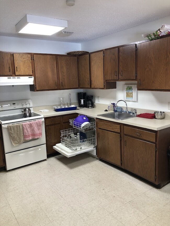 Clubhouse Kitchen - 12 Northbrook Dr