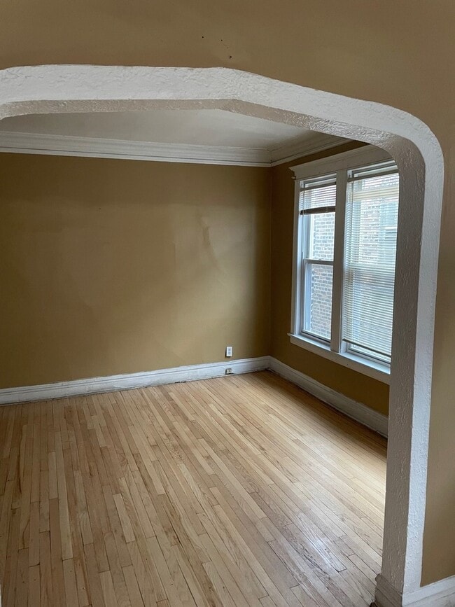 Building Photo - 7521 S Yale Ave