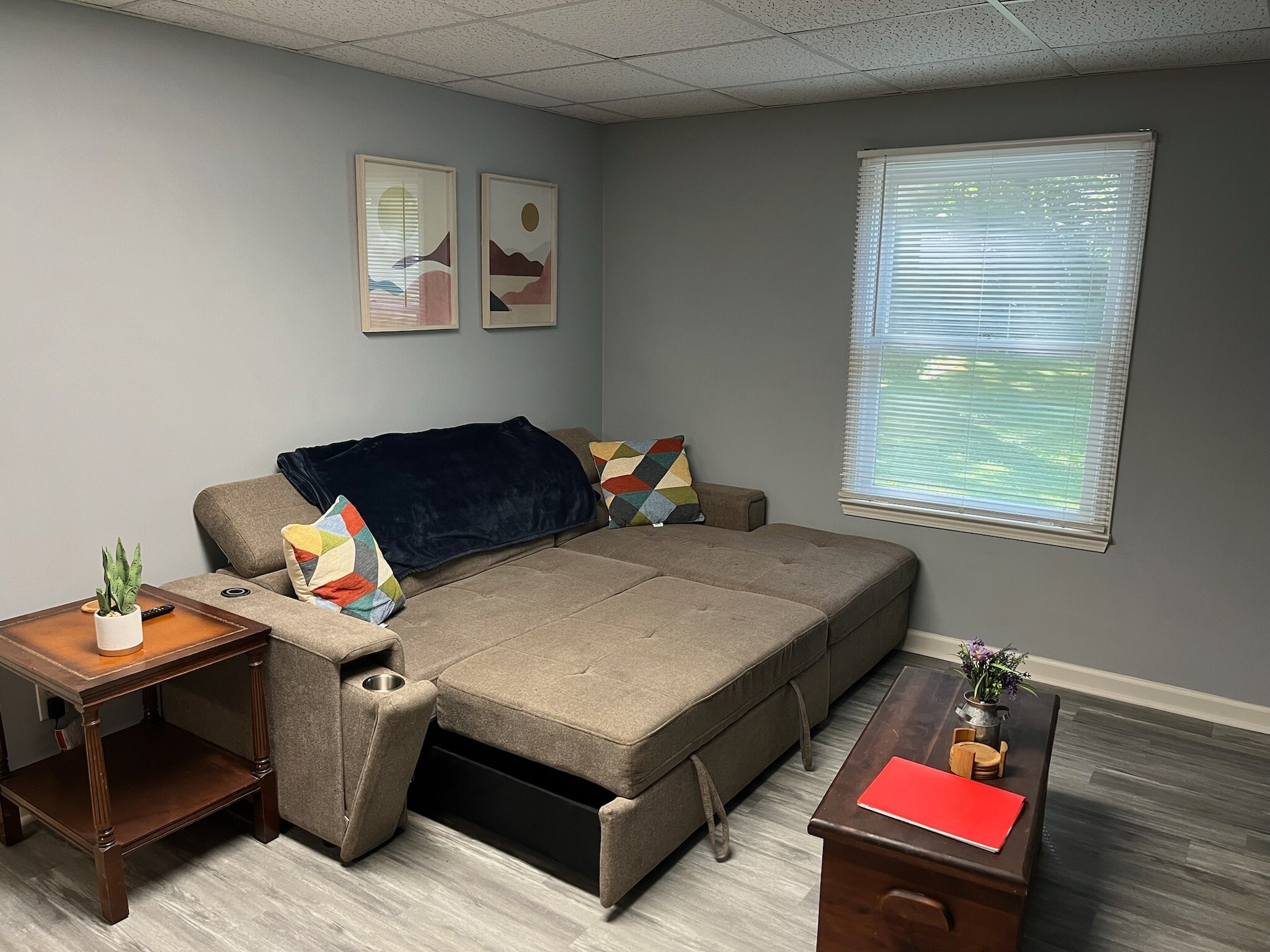 Building Photo - 2013 Addison Rd NE