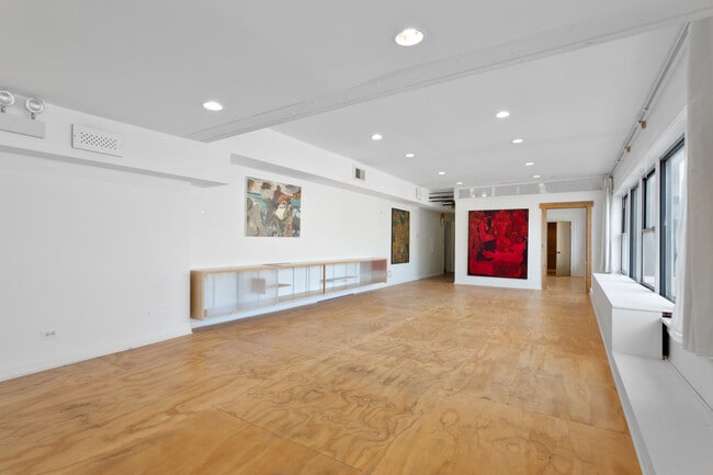 Building Photo - 4837 W Irving Park Rd