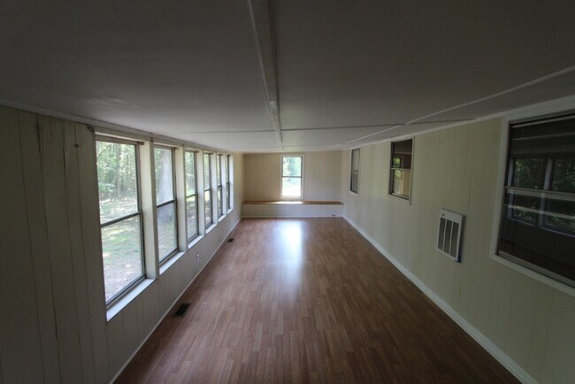 Building Photo - 3915 Foster Dr